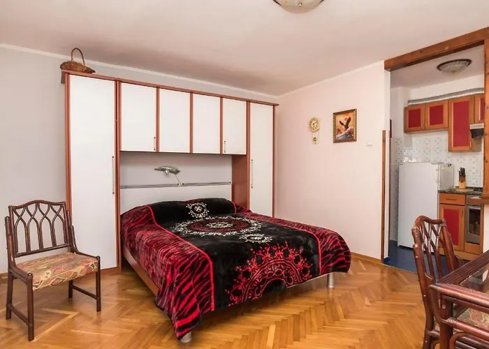 Dragica- Nahe Und Strand- Mit Wlan By Interhome Umag